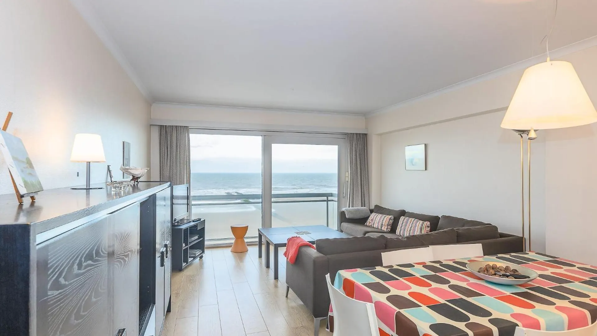 Spacious Apartment On 4Th Floor Middelkerke
