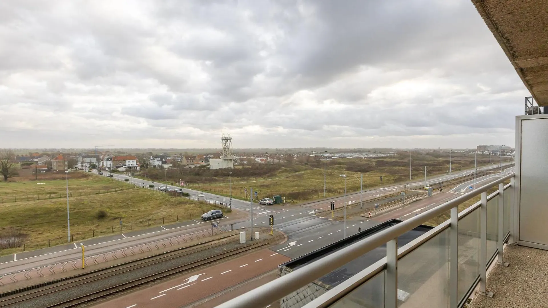 Spacious Apartment On 4Th Floor Middelkerke