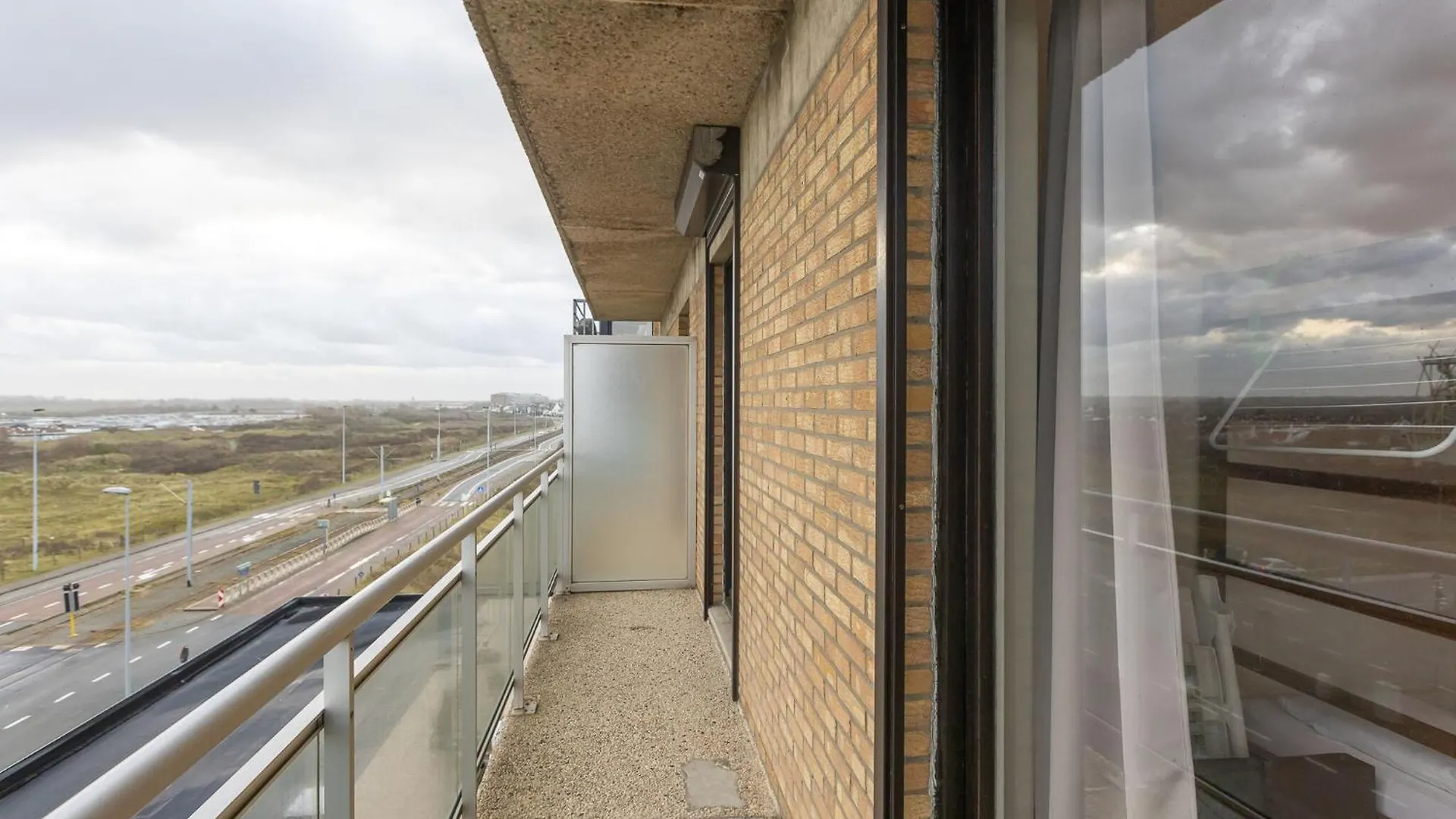 Spacious Apartment On 4Th Floor Middelkerke